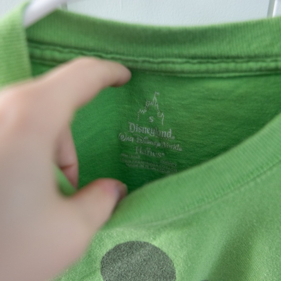 Bright Green Walt Disney World Mickey Mouse T-Shirt Classic Print Size SMALL - Picture 3 of 4